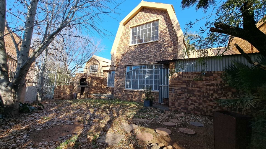 3 Bedroom Property for Sale in Pellissier Free State